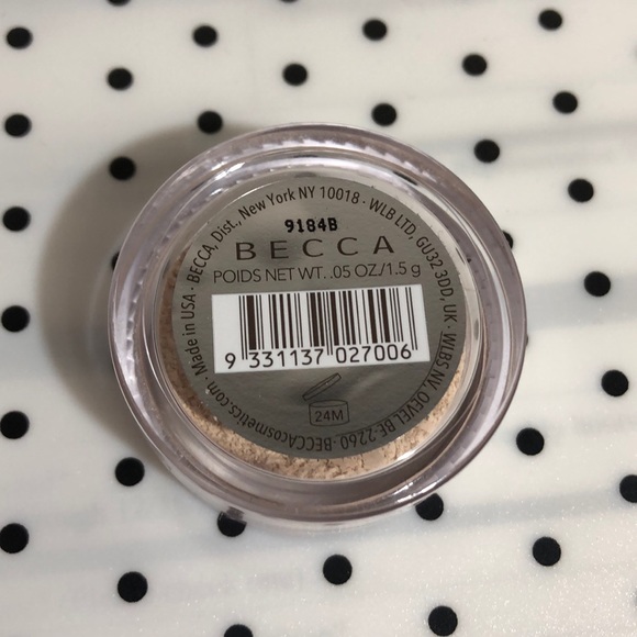 Becca Setting Powder Mini - Picture 2 of 3